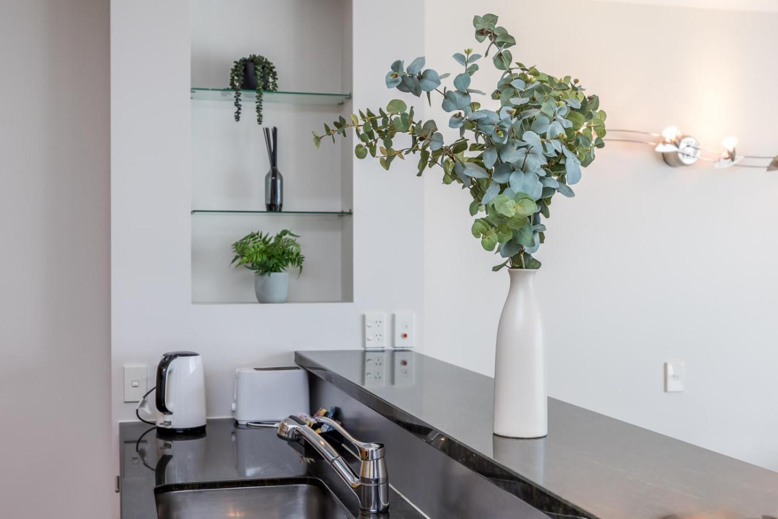 Beautiful Renovated 2 X Bdrm,Perfect Location Apartment Auckland Exterior photo